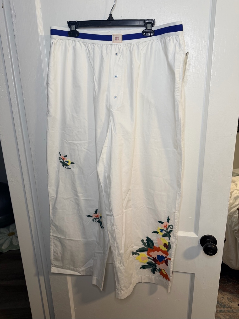 NWT LyreBird Embroidered White Wide-Leg Women's Pants - Picture 3 of 12